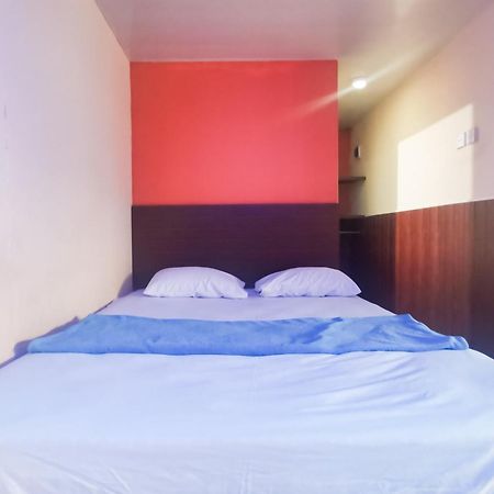 Hotel Container Inn Mitra Reddoorz Gadok エクステリア 写真