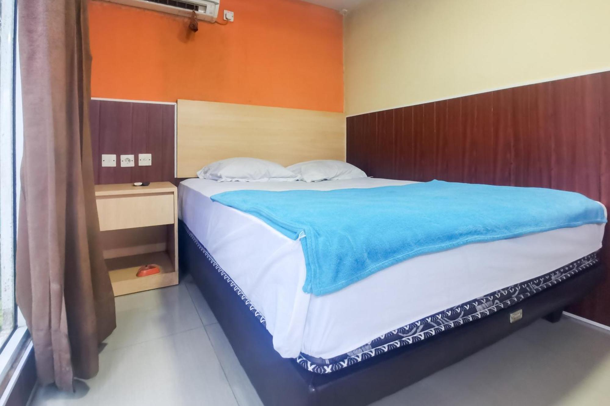 Hotel Container Inn Mitra Reddoorz Gadok エクステリア 写真