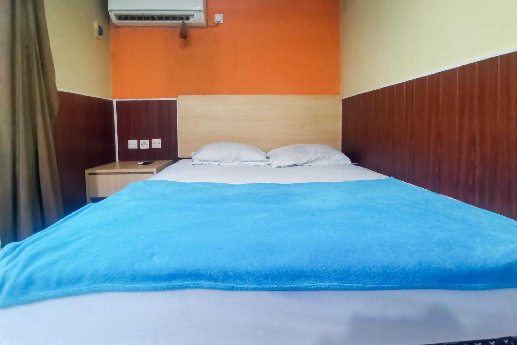 Hotel Container Inn Mitra Reddoorz Gadok エクステリア 写真