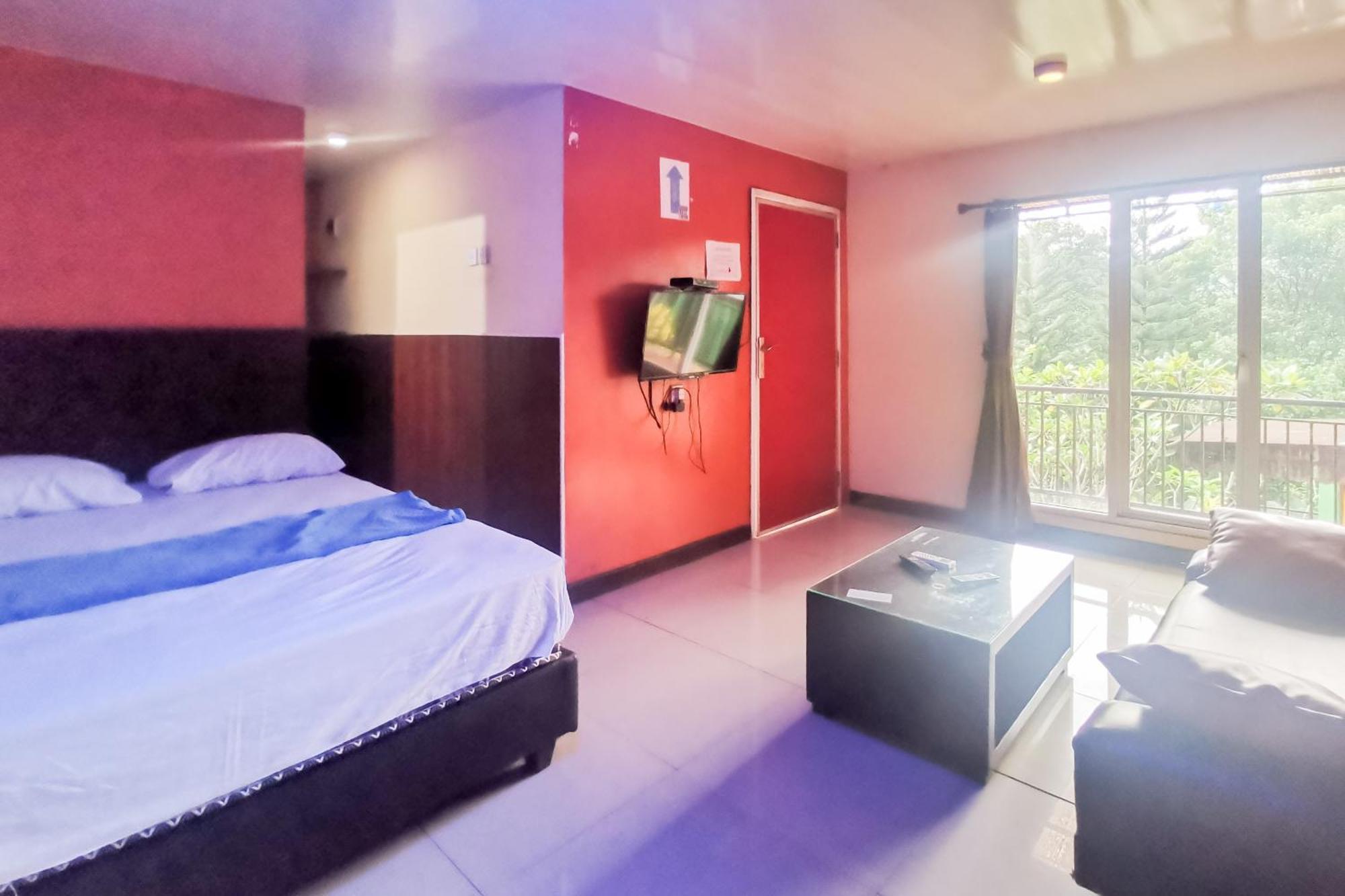 Hotel Container Inn Mitra Reddoorz Gadok エクステリア 写真