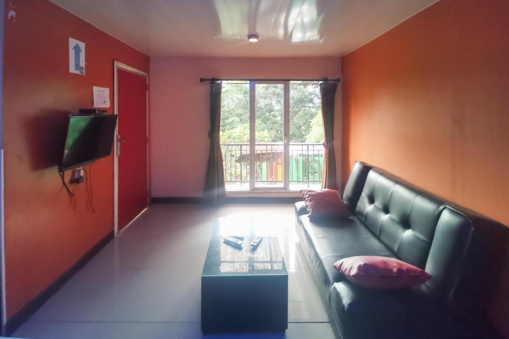 Hotel Container Inn Mitra Reddoorz Gadok エクステリア 写真